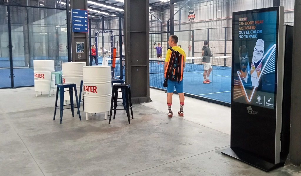 Circuito soportes digitales publicidad en club de padel